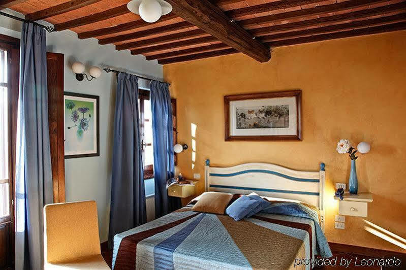 Borgo Tre Rose Hotel Valiano Luaran gambar